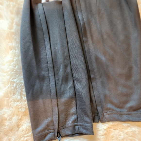 Adidas joggers - Picture 4 of 4